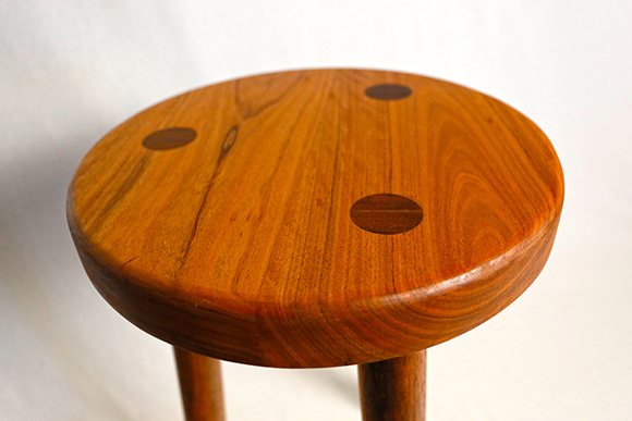 Australian Spotted Gum 3-legged milking stool - Houtkapper products